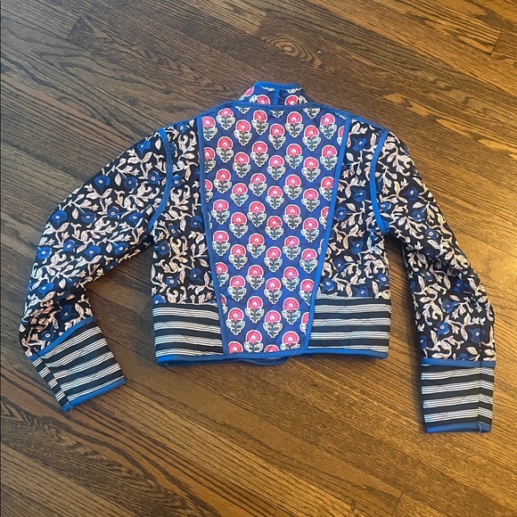 Reversible Quilted Cropped Dainty Floral Jacket - Picture 15 of 15